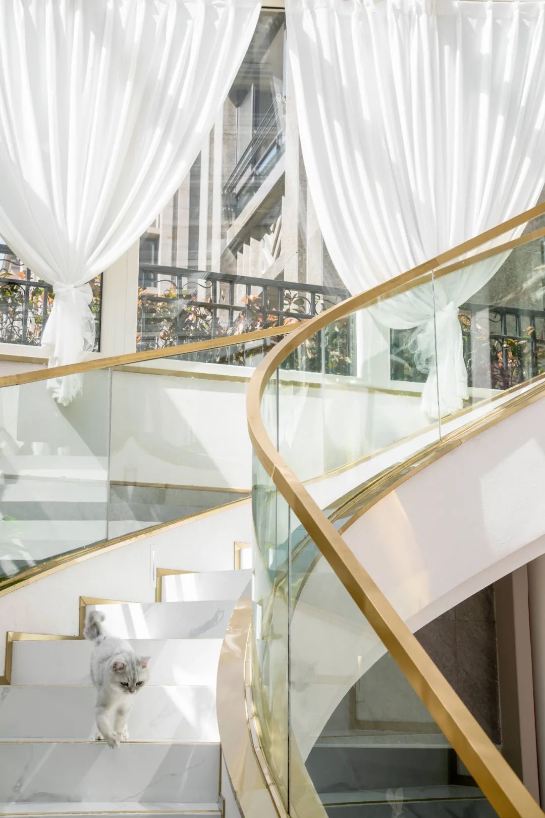 360㎡现代轻奢,有琴房、有舞蹈室,设计很情趣!(图18) 现代轻奢家居设计_少儿舞蹈房装修效果图_艺术人士住宅装修