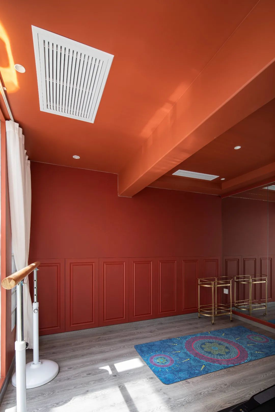 360㎡现代轻奢,有琴房、有舞蹈室,设计很情趣!(图20) 少儿舞蹈房装修效果图_现代轻奢家居设计_艺术人士住宅装修