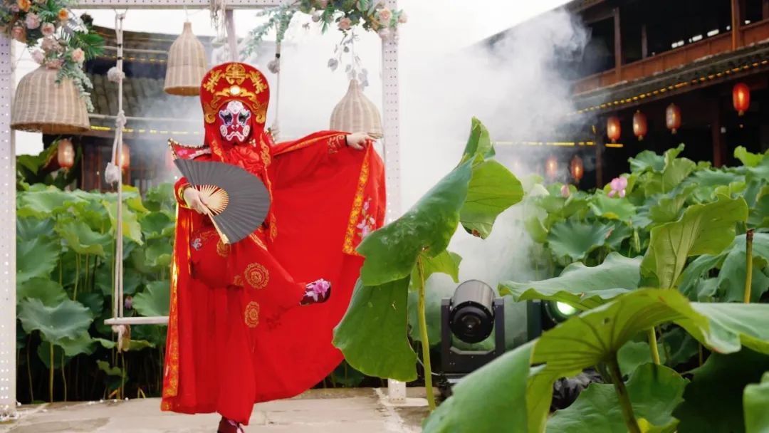 非遗拾珠 | 四代人的精心打磨,才有了如今的鲜香麻辣!(内含福利)(图14) 鲜龙井火锅公园_绿色阳台后院园林火锅_鲜龙井火锅底料制作技艺