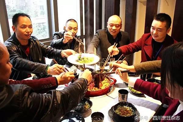 成都最有范儿的火锅(图17) 绿色阳台后院园林火锅_四川烹饪杂志社体验美味活动 梵景火锅 成都 最有范儿的火锅