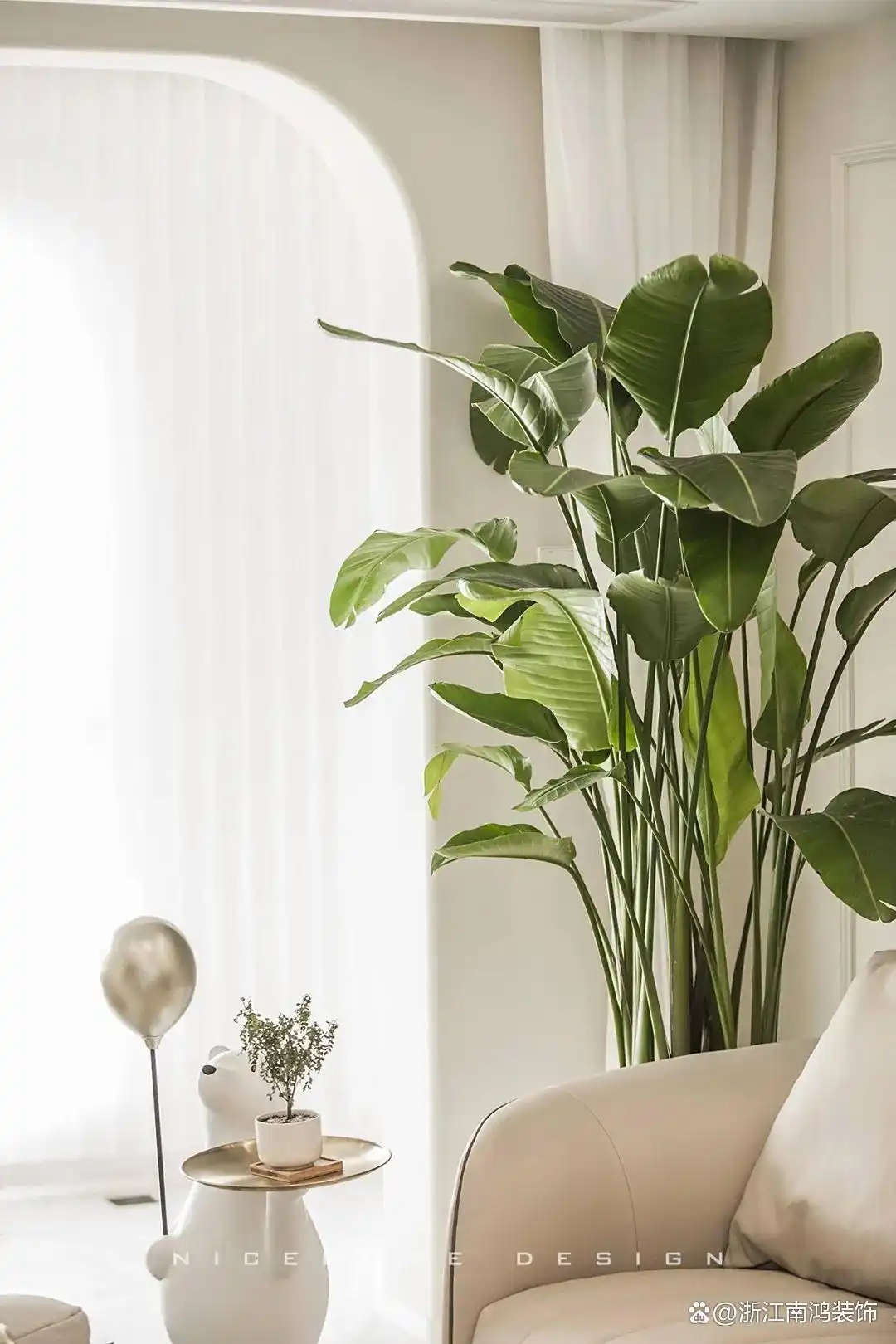 问了10个设计师,今年都推荐它:轻法式,香!(图29) 轻法式装修攻略_轻法式风格配色技巧_澳大利亚装修风格