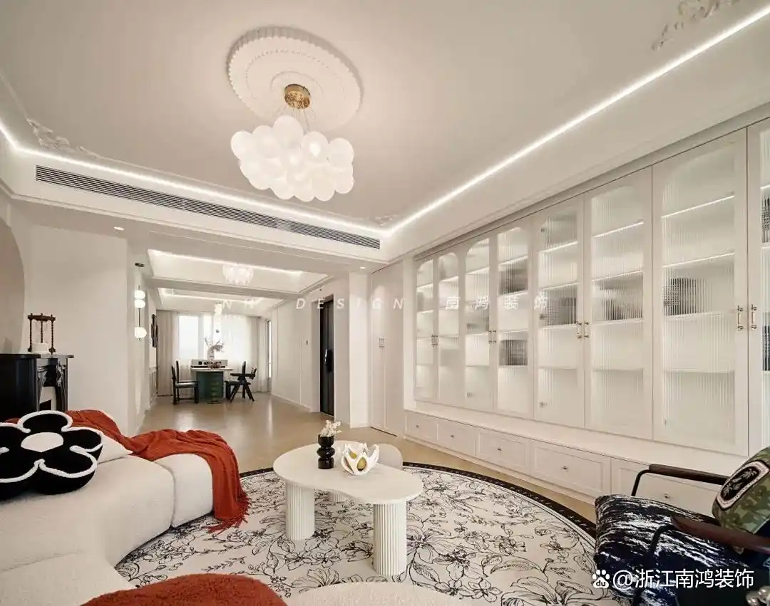 问了10个设计师,今年都推荐它:轻法式,香!(图8) 轻法式装修攻略_轻法式风格配色技巧_澳大利亚装修风格