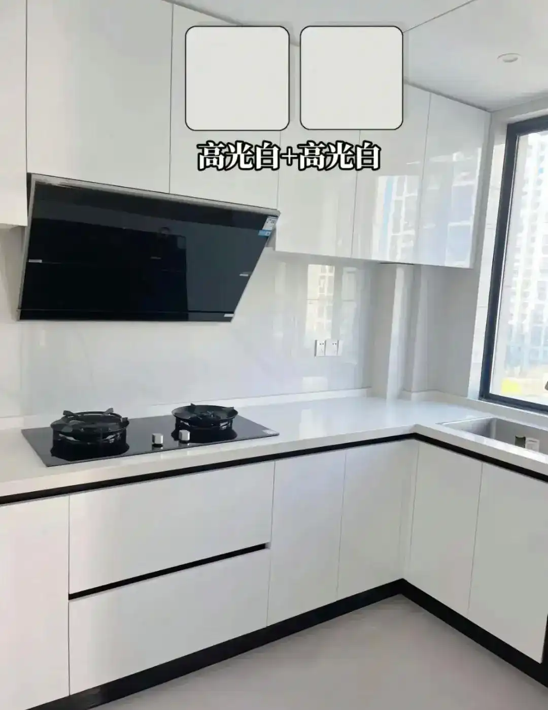 5套2024流行的厨房配色方案,还不会选配色的赶紧收藏(图7) 2024橱柜颜色趋势_橱柜巧克力板颜色大全_厨房配色方案