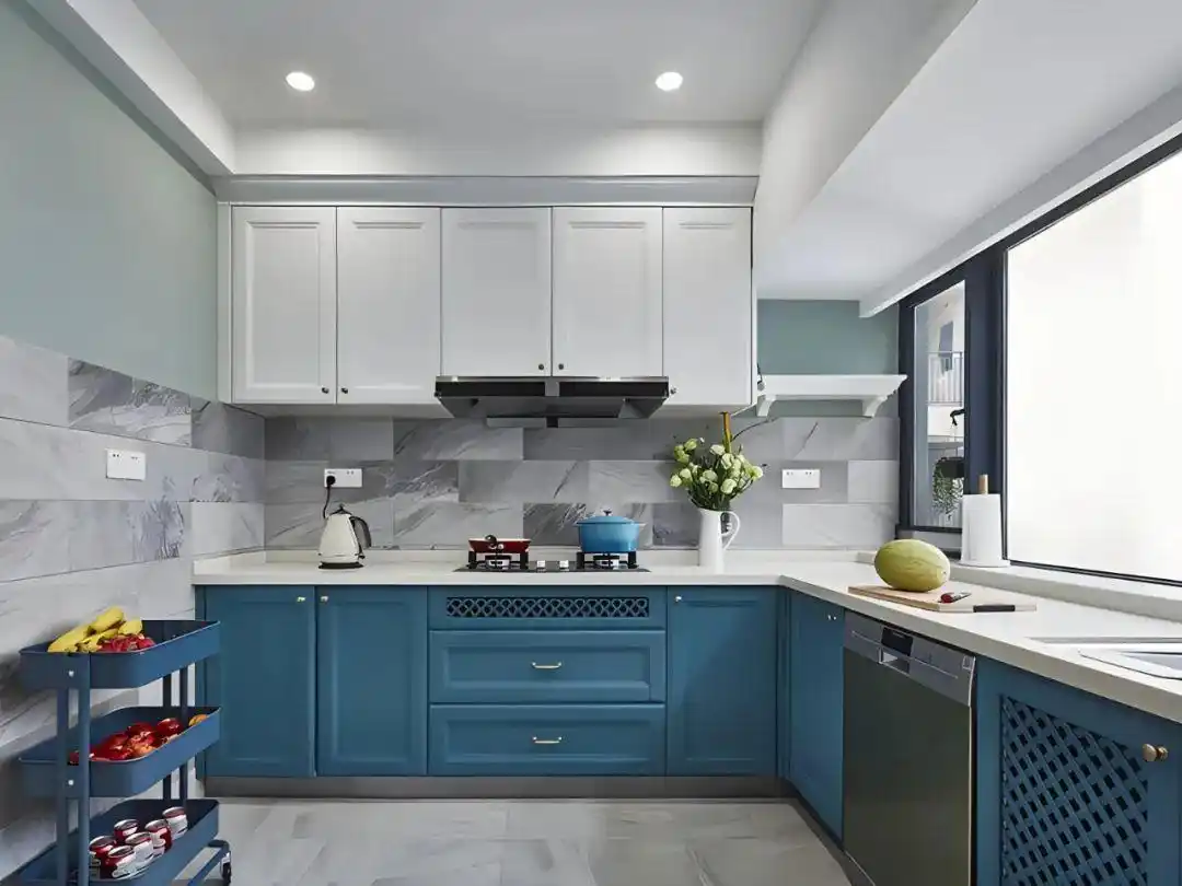 看了邻居家的橱柜,才猛然发现原来橱柜的颜色有这么多选择!(图24) 小厨房橱柜颜色选择_白色橱柜优缺点_橱柜巧克力板颜色大全