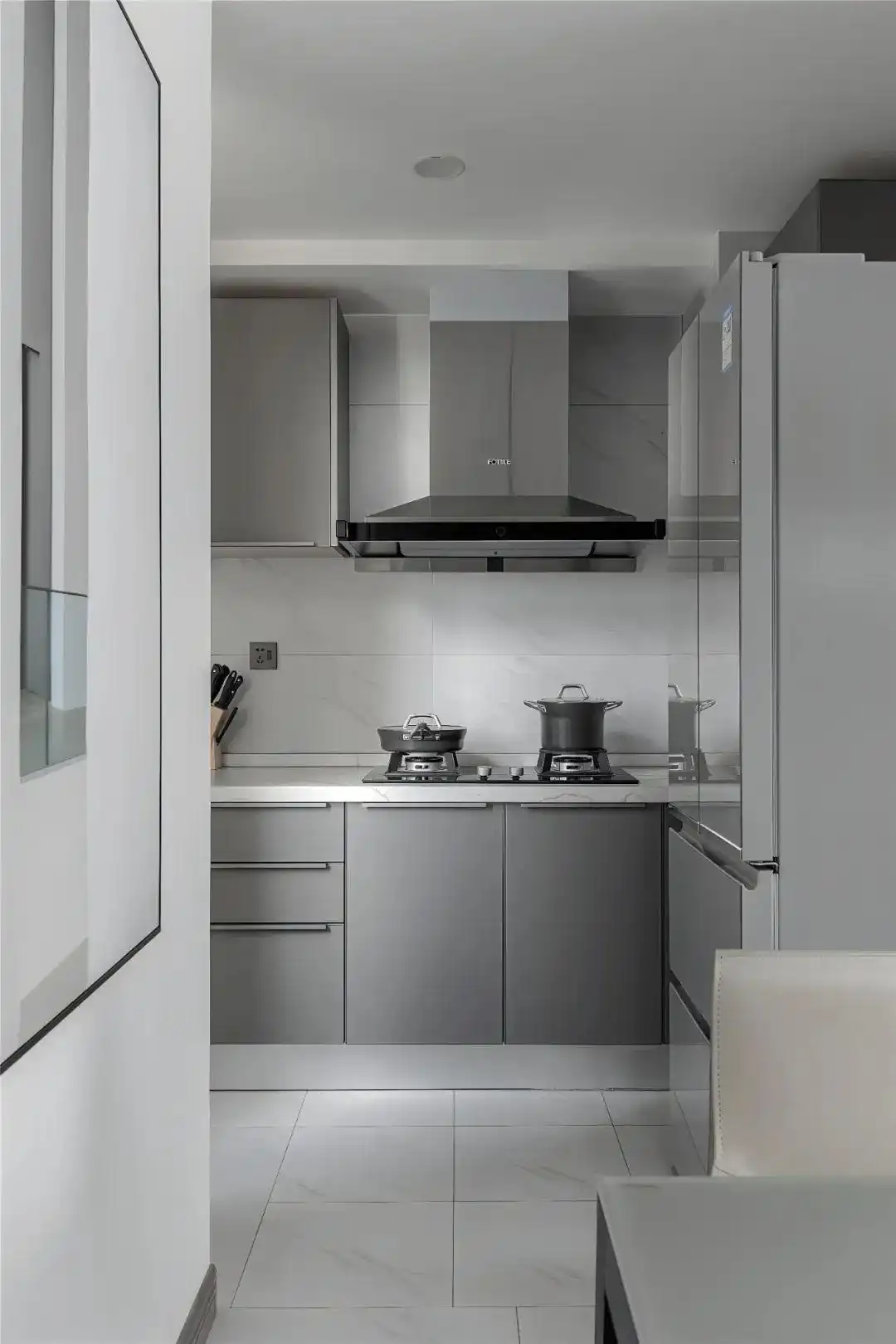 看了邻居家的橱柜,才猛然发现原来橱柜的颜色有这么多选择!(图7) 小厨房橱柜颜色选择_白色橱柜优缺点_橱柜巧克力板颜色大全