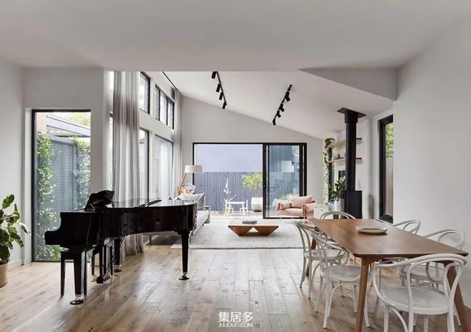 高天花板明亮住宅风格_澳大利亚现代化小屋设计_澳大利亚装修风格