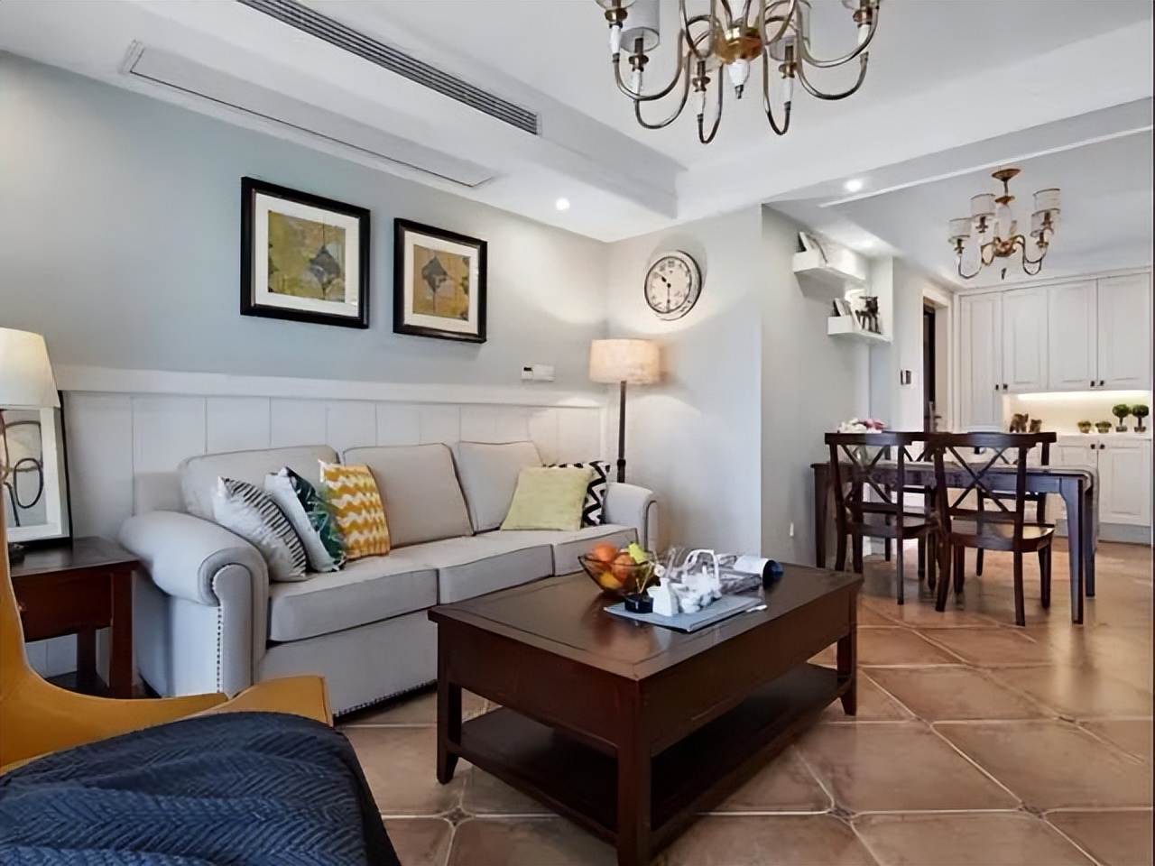 110㎡美式风格,客厅效果很漂亮,榻榻米设计实用!(图4) 客厅电视背景墙设计_美式风格装修案例_美式家具 小户型