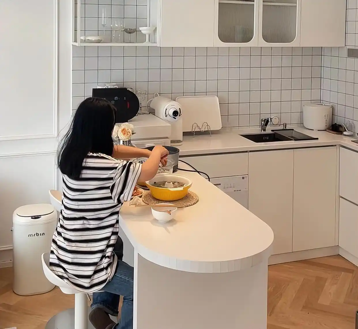 客厅设计案例_成都老破小改造_成都地暖装修