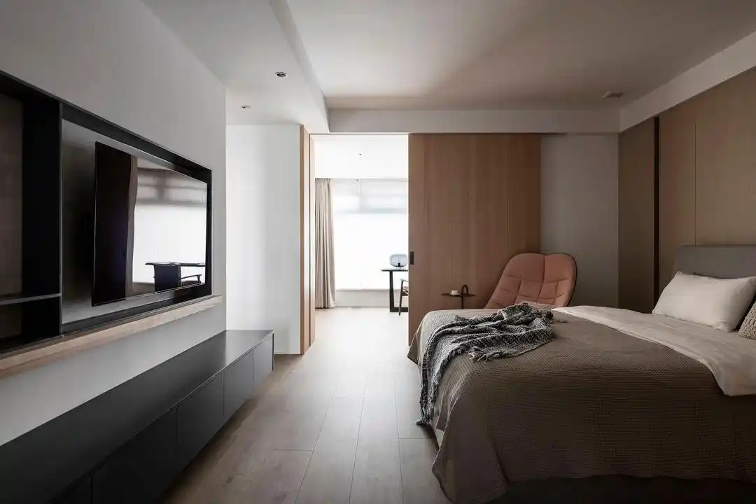 成都夫妇买下大横厅户型,坚持阳台垫高10公分,住过才知有多爽!(图11) 客餐厅互动空间布局_大横厅户型设计_成都地暖装修