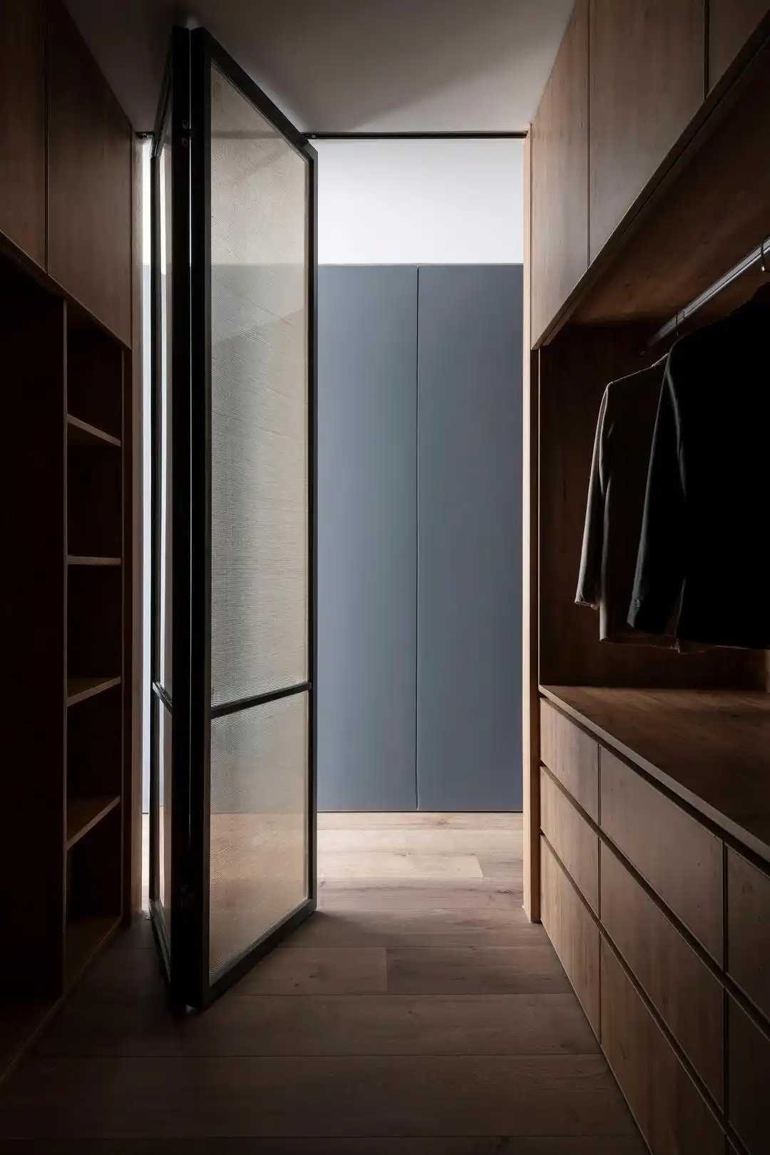 成都夫妇买下大横厅户型,坚持阳台垫高10公分,住过才知有多爽!(图13) 客餐厅互动空间布局_大横厅户型设计_成都地暖装修