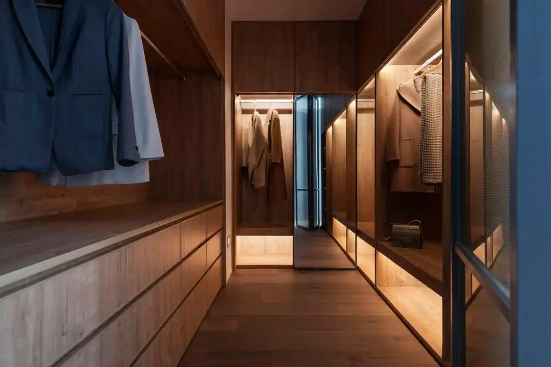 成都夫妇买下大横厅户型,坚持阳台垫高10公分,住过才知有多爽!(图14) 大横厅户型设计_成都地暖装修_客餐厅互动空间布局