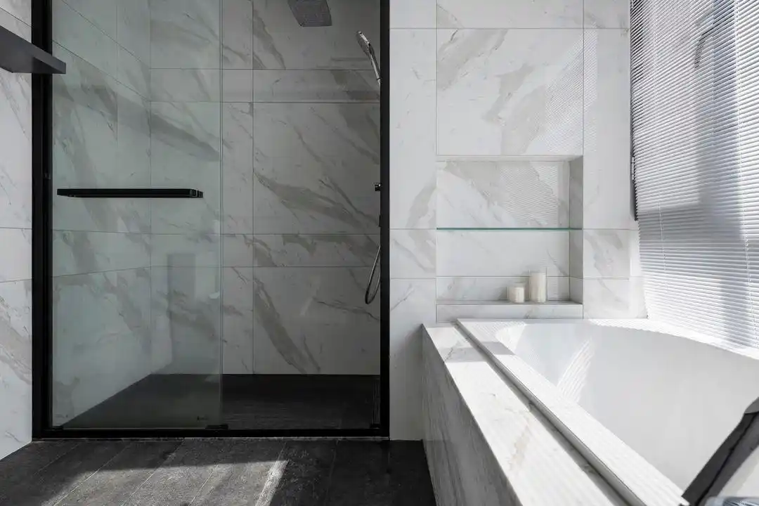 成都夫妇买下大横厅户型,坚持阳台垫高10公分,住过才知有多爽!(图20) 客餐厅互动空间布局_成都地暖装修_大横厅户型设计