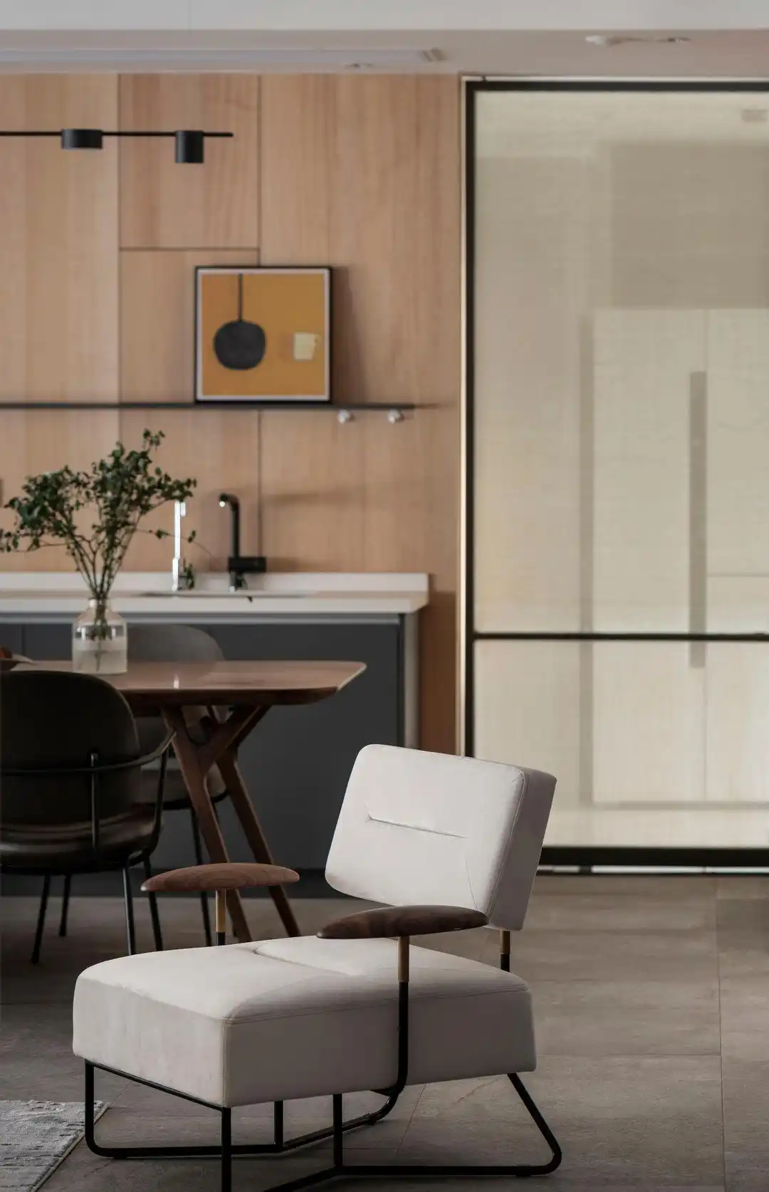 成都夫妇买下大横厅户型,坚持阳台垫高10公分,住过才知有多爽!(图3) 客餐厅互动空间布局_大横厅户型设计_成都地暖装修