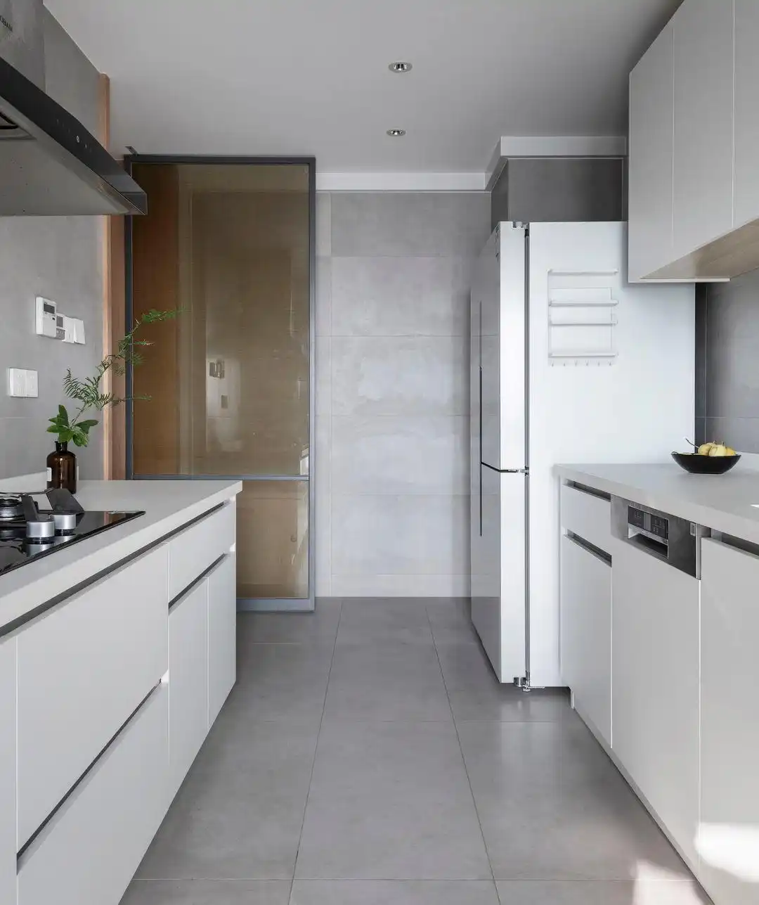 成都夫妇买下大横厅户型,坚持阳台垫高10公分,住过才知有多爽!(图8) 客餐厅互动空间布局_成都地暖装修_大横厅户型设计