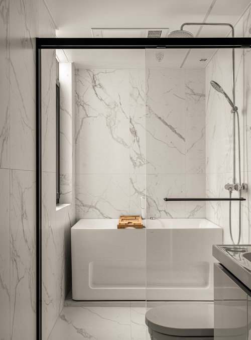 厨卫吊顶怎么选?能选石膏板吊顶吗?(图3) 蜂窝大板吊顶选购指南_厨卫吊顶铝扣板_厨房吊顶 石膏