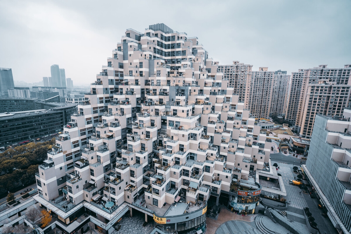 盘点国内20座奇特建筑,贵州独占4座,看完你还能想到哪?(图7) 玻璃钢房子图片_中国千奇百怪建筑排名_最丑建筑盘点