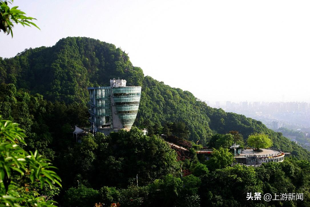 “悦己消费”兴起,年轻城市精英的第一套房怎么买?(图2) 御峰臻品户型图_改善居住环境买房_青年置业新观念