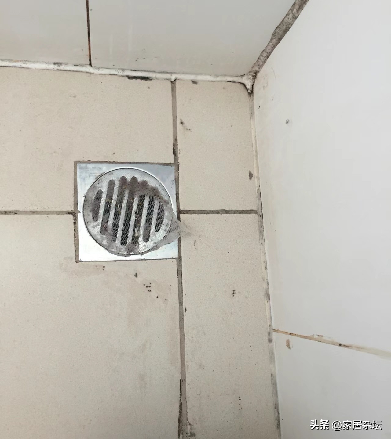 卫生间装修,建议一定做好这7点!家务量“不止减半”还耐用(图17) 卫生间装修减少家务量_浴室柜吊装设计_卫生间瓷砖用美缝吗