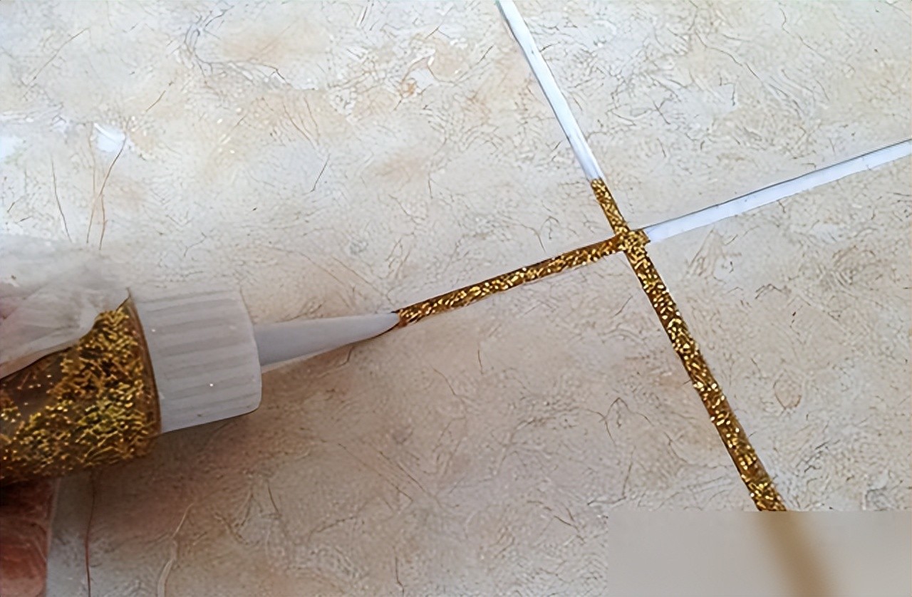 你以为铺完瓷砖就万事大吉了？当然不是，“美缝”也很重要！