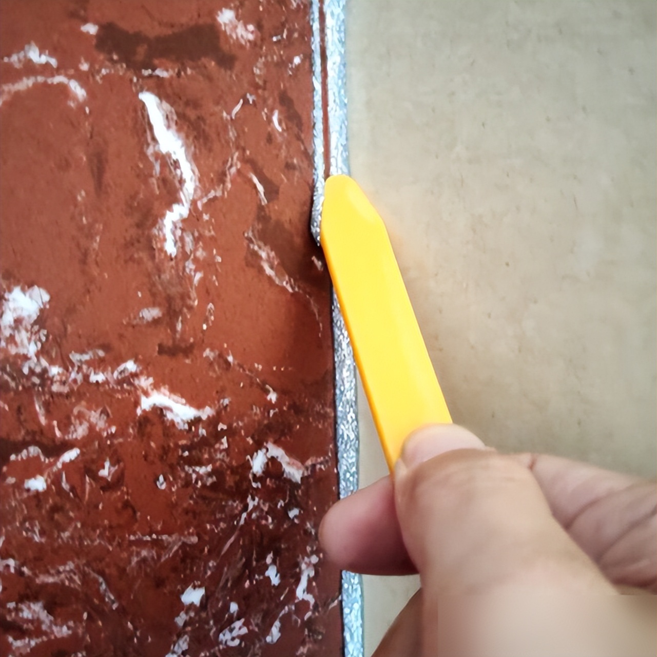 你以为铺完瓷砖就万事大吉了?当然不是,“美缝”也很重要!(图13) 瓷砖美缝施工_卫生间瓷砖用美缝吗_美缝剂选择技巧