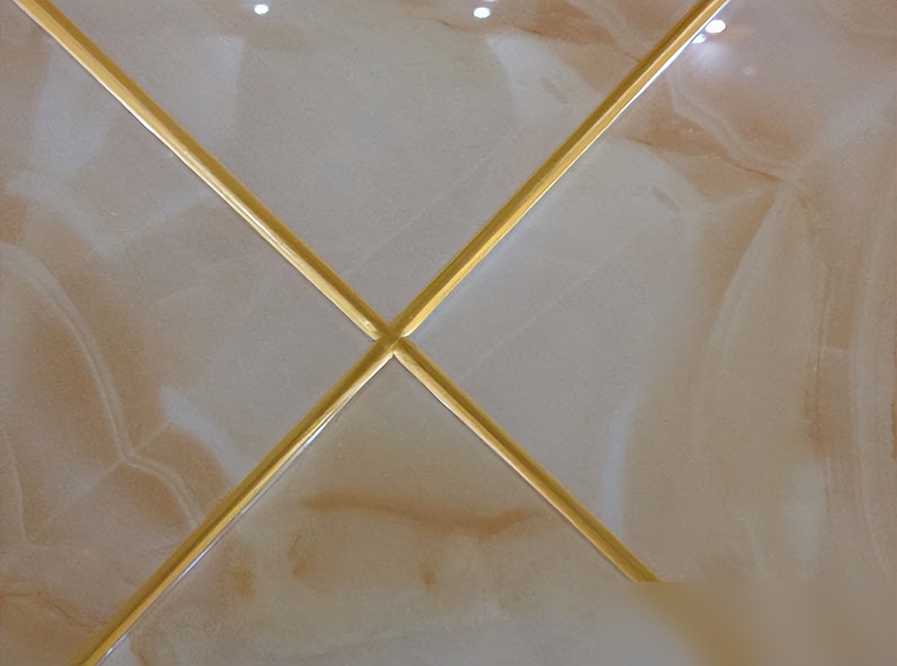 你以为铺完瓷砖就万事大吉了?当然不是,“美缝”也很重要!(图5) 瓷砖美缝施工_美缝剂选择技巧_卫生间瓷砖用美缝吗