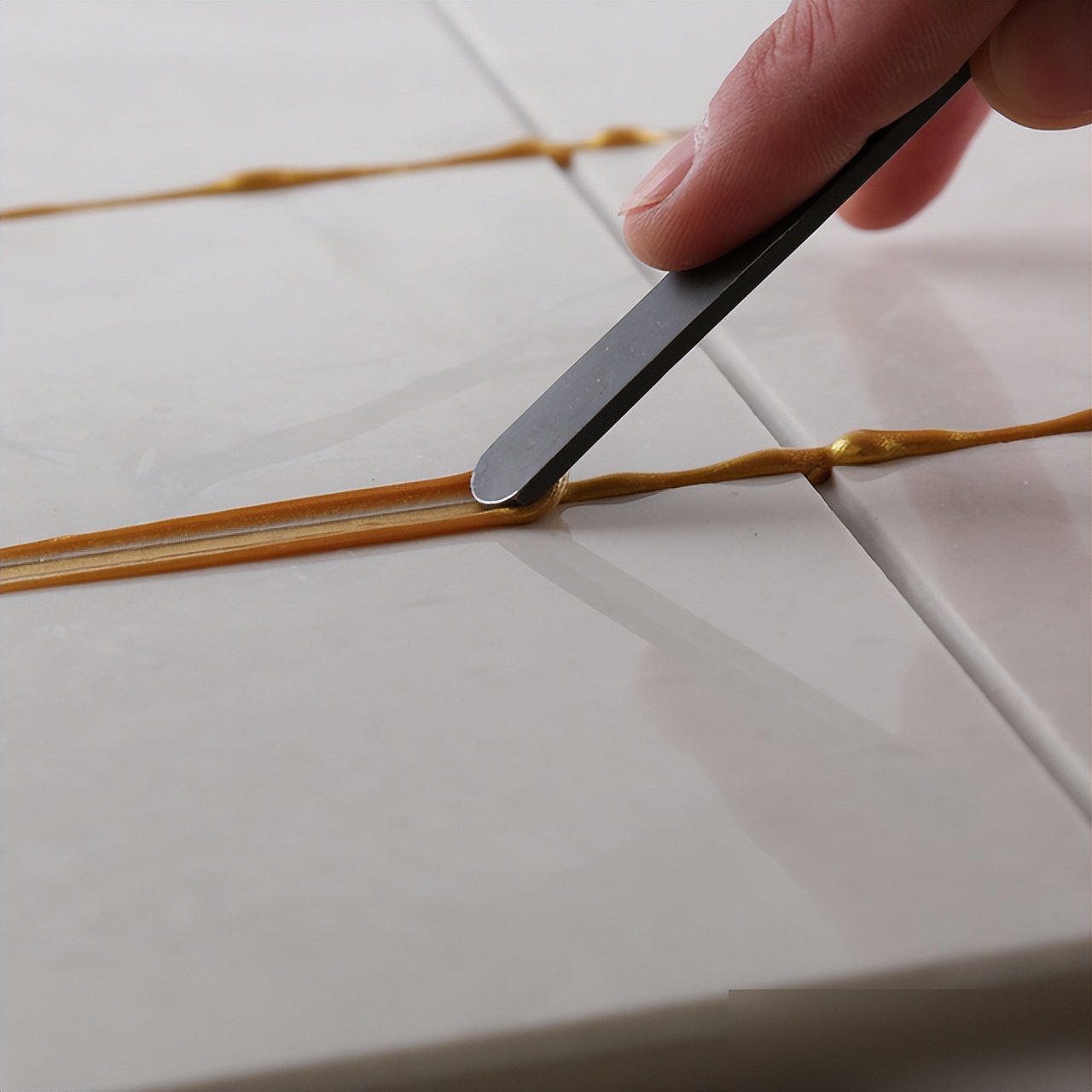 你以为铺完瓷砖就万事大吉了?当然不是,“美缝”也很重要!(图6) 卫生间瓷砖用美缝吗_瓷砖美缝施工_美缝剂选择技巧