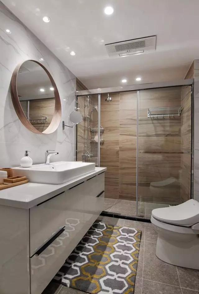 卫生间的40种装修方案,总有一种合你心意!(图44) 卫生间装修效果图_卫生间墩布池装修效果_小卫生间浴缸设计