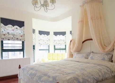 老公突发奇想,把新家卫生间装修成“游泳池”,邻居参观争相模仿(图5) 卫生间墩布池装修效果_游泳池主题卫生间装修_家装创意设计