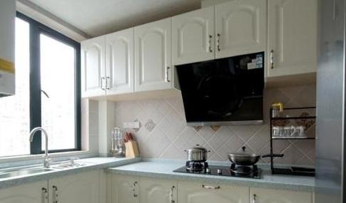 老公突发奇想,把新家卫生间装修成“游泳池”,邻居参观争相模仿(图8) 游泳池主题卫生间装修_卫生间墩布池装修效果_家装创意设计