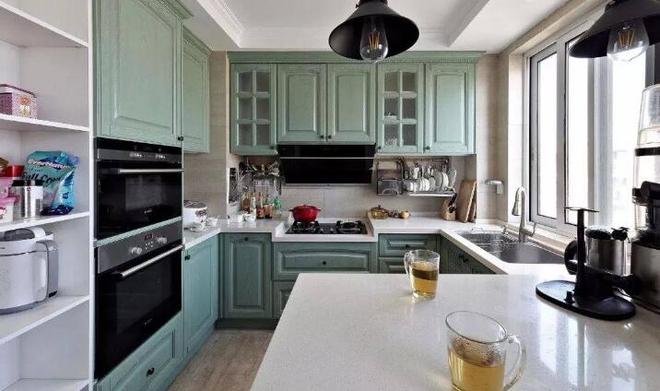 厨房的橱柜高低设计,符合人体工程学,实用性更高更方便(图3) 厨房高低台设计_橱柜高低台面怎么设计_水槽台面抬高