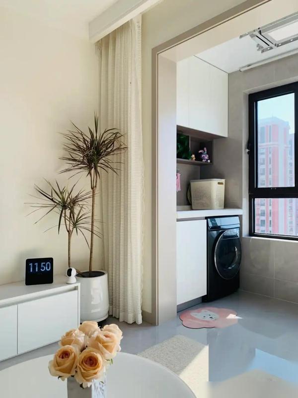 湖南一夫妻的新家火了,全屋不吊顶,不走石膏线,越看越好看(图6) 100平房子装修设计图_湖南小户型装修_大白顶无主灯设计