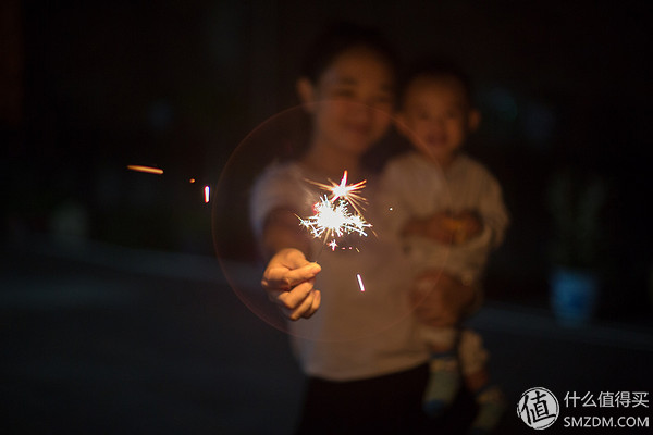 佳能相机评测_尼康D750对比_佳能5d3边缘对焦