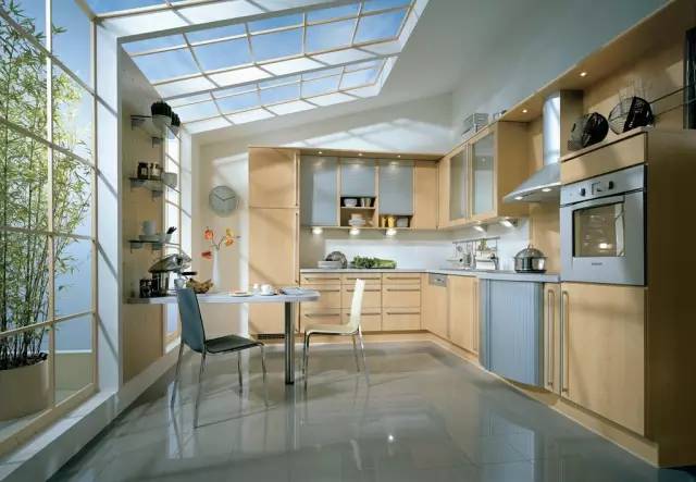 选建材| 什么橱柜最好?适合你房型的就是好橱柜(图2) 一字型L型U型岛型厨房设计_橱柜款式选择_柏丽橱柜官网