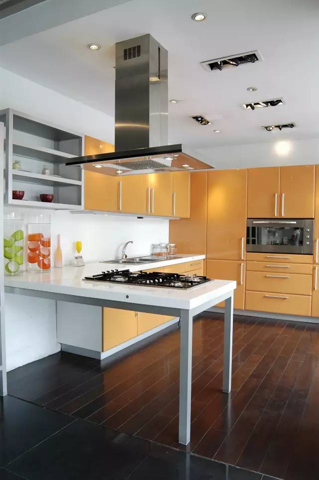 选建材| 什么橱柜最好?适合你房型的就是好橱柜(图4) 柏丽橱柜官网_一字型L型U型岛型厨房设计_橱柜款式选择