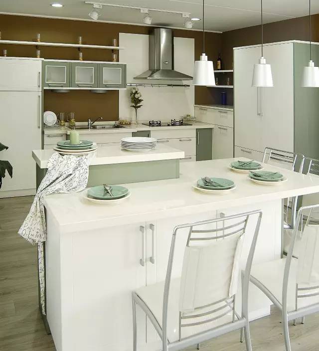 选建材| 什么橱柜最好?适合你房型的就是好橱柜(图6) 一字型L型U型岛型厨房设计_橱柜款式选择_柏丽橱柜官网