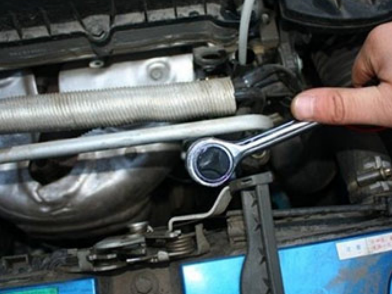 汽车保养4S店与维修店区别_4S店保养费用高但质量有保障_汽车维修保养店区分