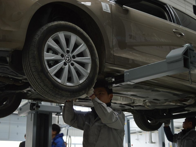 汽车保养4S店与维修店区别_4S店保养费用高但质量有保障_汽车维修保养店区分