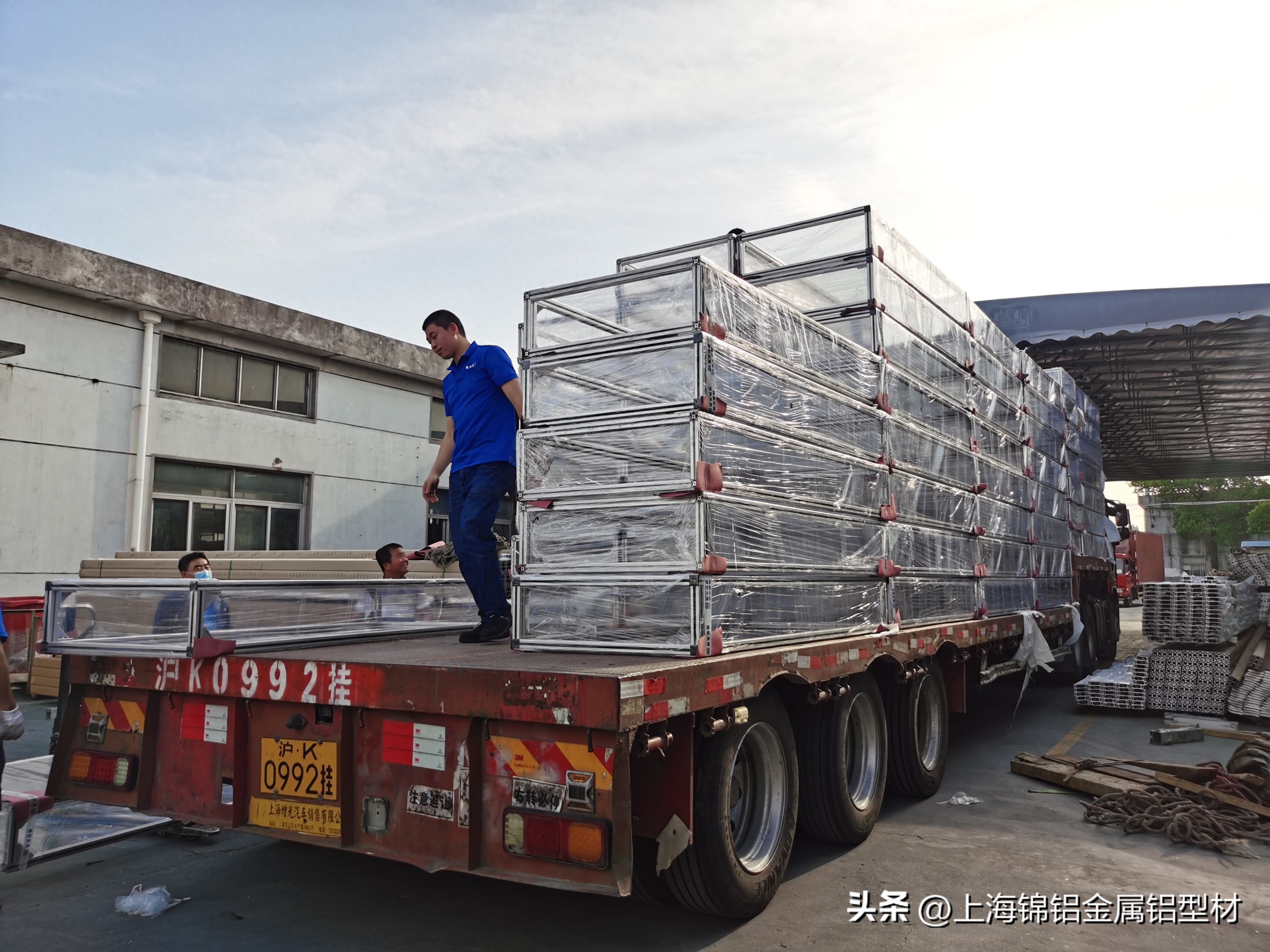 汽车维修铝型材重型工作台：专业维修车间的智能解决方案