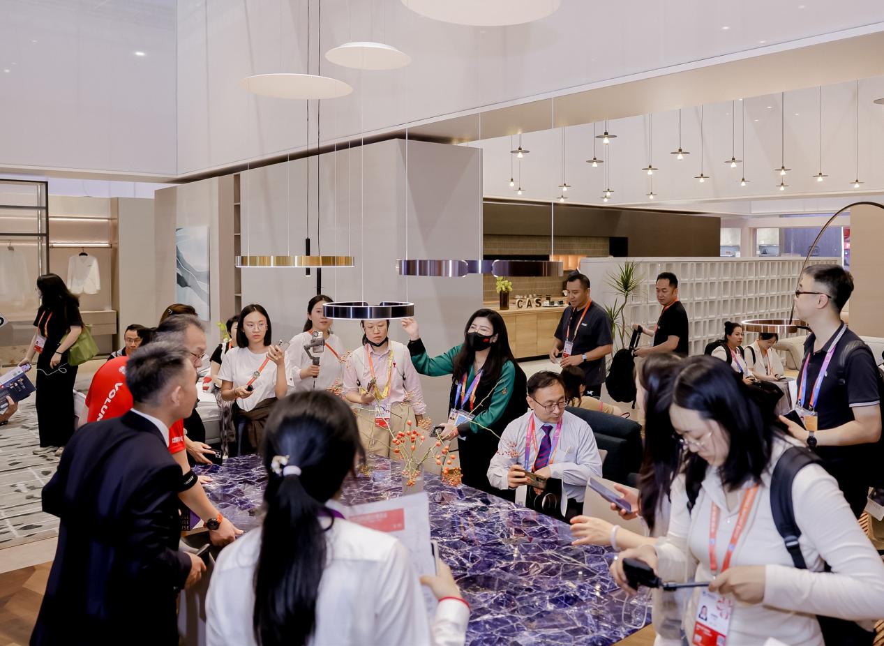 欢迎，进博新面孔｜柏丽：很高兴加入这个“大家庭”