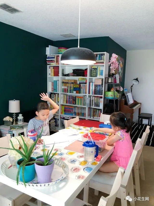 三个妈妈给娃精心布置“书桌区”,好多“鸡娃小心机”(图46) 打造专注学习书桌区_日本韩国美国书桌布置攻略_写字台家具宜家