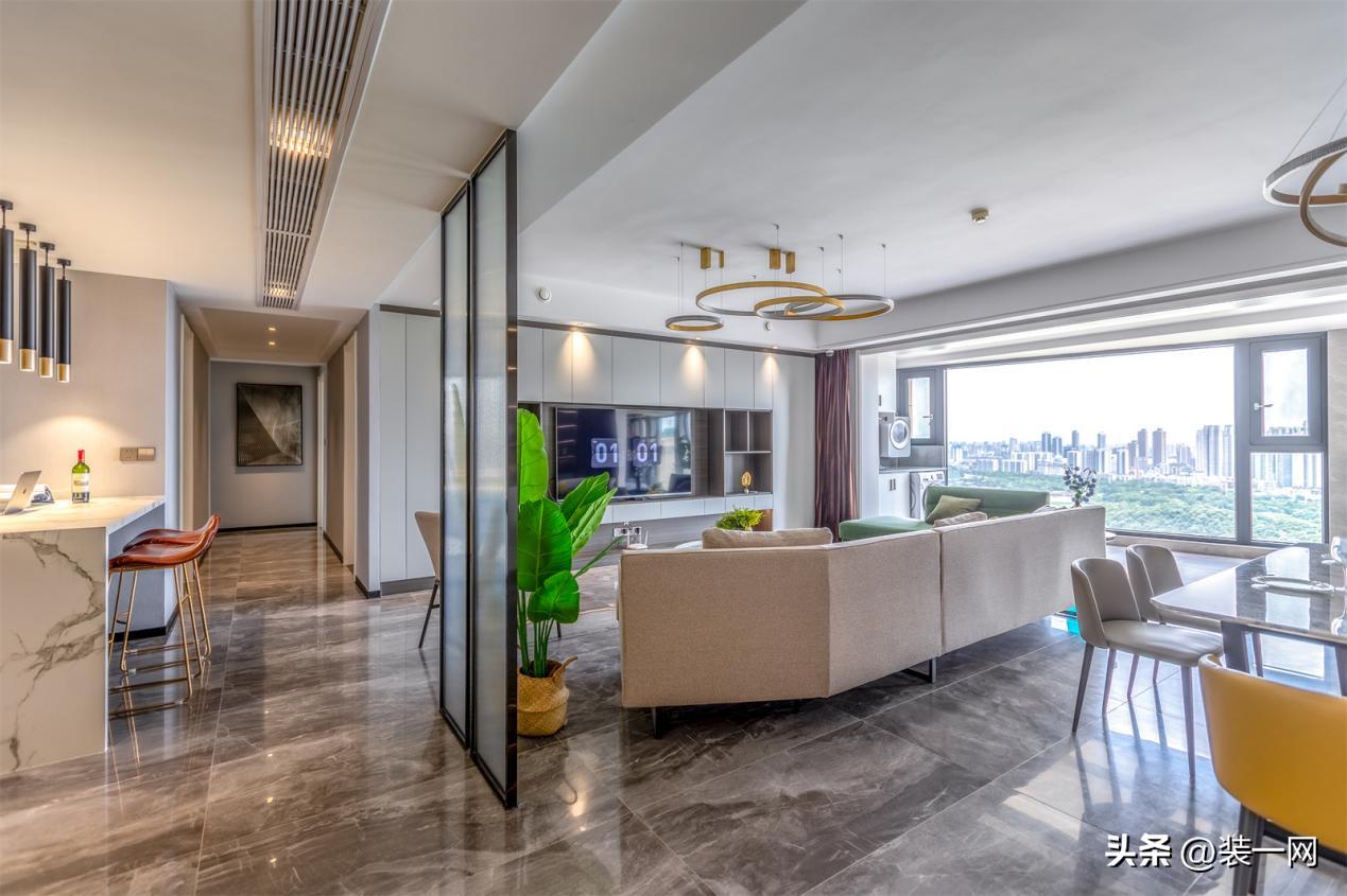 武汉山水人家现代风别墅装修,180°全景落地窗打造湖景豪宅(图2) 别墅装修设计_武汉山水人家装饰_现代风别墅装修实景案例