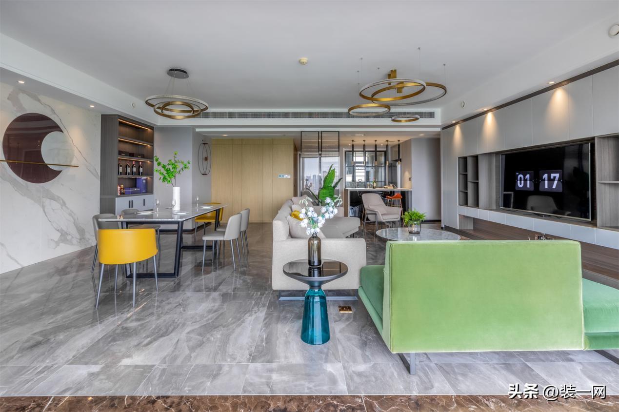 武汉山水人家现代风别墅装修,180°全景落地窗打造湖景豪宅(图4) 武汉山水人家装饰_别墅装修设计_现代风别墅装修实景案例