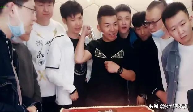 曾开价5000万续约YY,舞帝利哥首爆卖掉公会价格,仅仅卖了1900万(图5) china舞帝传媒公会_舞帝利哥 YY直播 公会解散