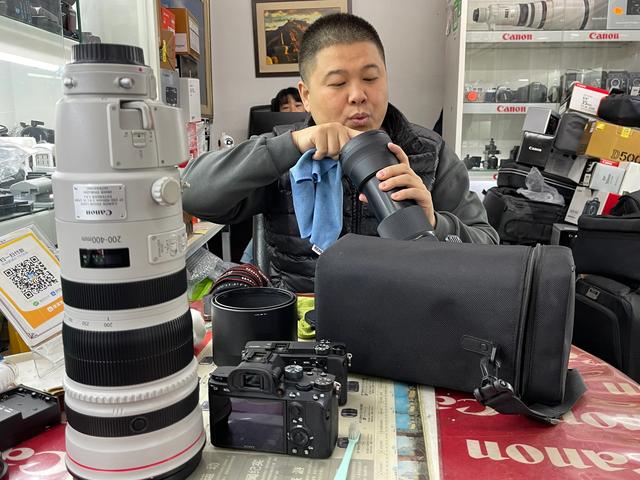 逛沈阳二手相机店:尼康没人要,大炮被放弃,宝丽莱却有很多人找(图12) 尼康单反相机二手行情_数码相机市场趋势_尼康d800数码单反