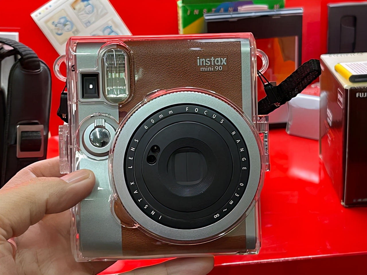 逛沈阳二手相机店:尼康没人要,大炮被放弃,宝丽莱却有很多人找(图18) 数码相机市场趋势_尼康单反相机二手行情_尼康d800数码单反