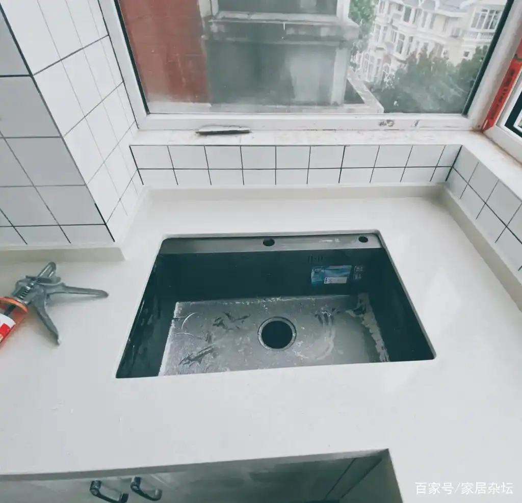 台面开孔步骤_安装水槽水龙头_厨房水槽尺寸确认