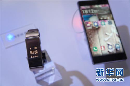 买了碎屏险也尴尬！去非官方维修点换屏，“脱保”谁负责？