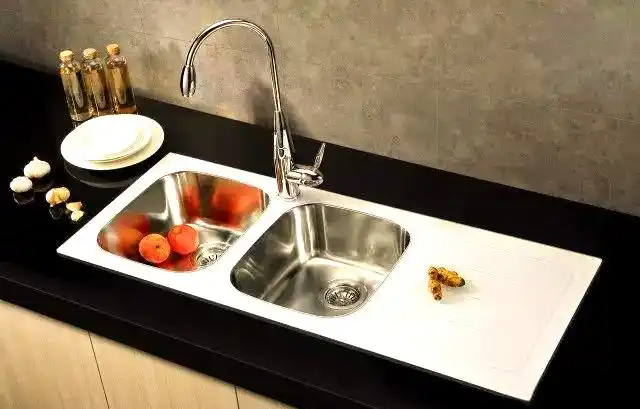 厨房水槽龙头安装详尽指南：方法与三种方式解析