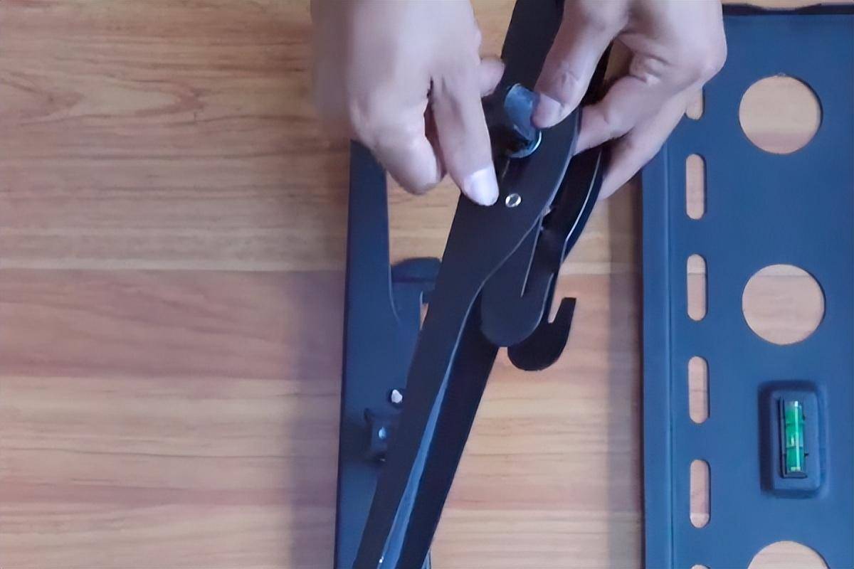 移动电视支架_电视柜安装方式_创维电视怎么安装支架