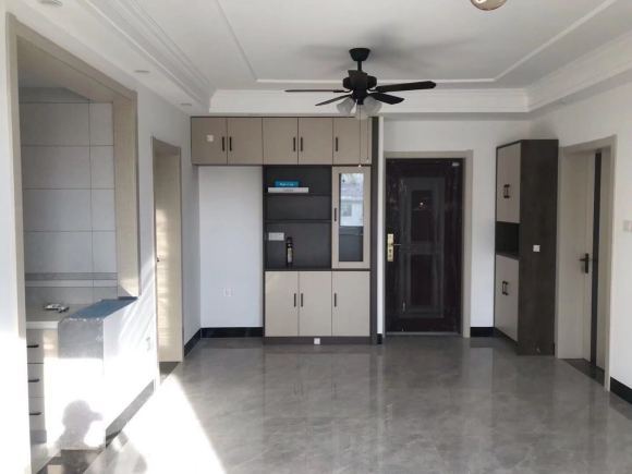 历经三个月，东拼西凑的把硬装搞完，没有过多花哨，没钱就简装！